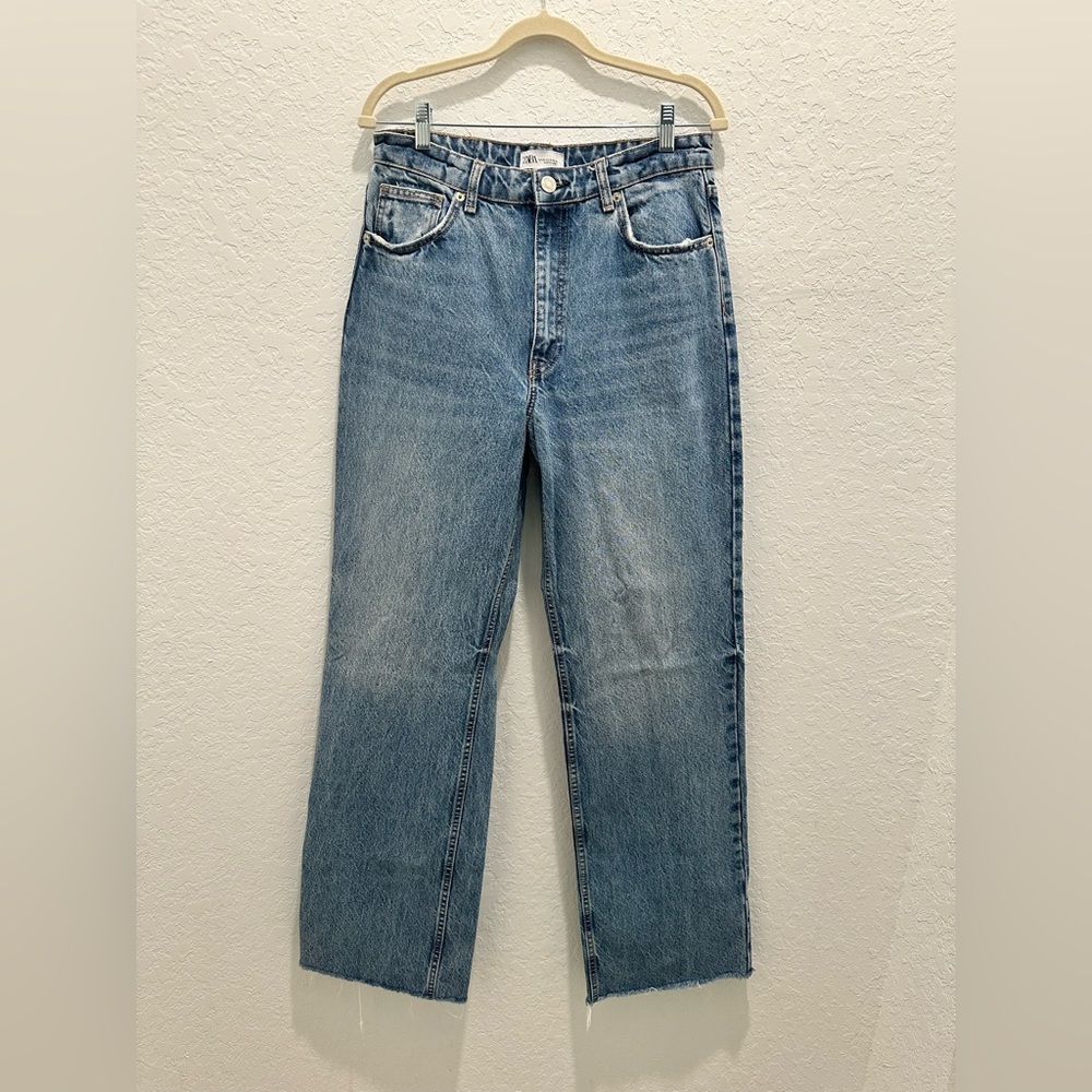 NWOT Zara Light Blue Washed Denim Jeans